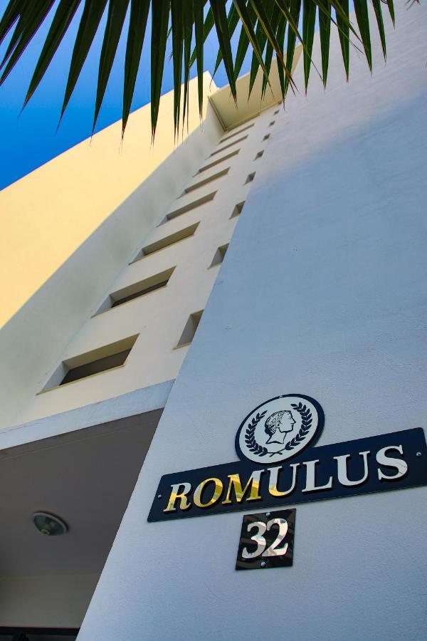 Luxury Sea View Two Bedroom Apartment In Caesar Resort & Spa, Long Beach Perivolia tou Trikomou Exterior foto